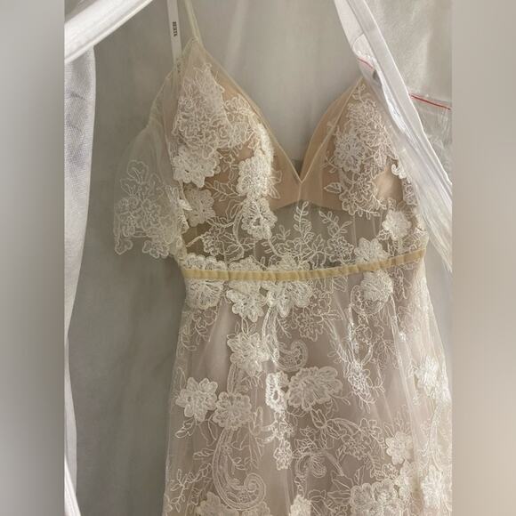 NWT- Muse by Berta Wedding Dress-Retails for $10k never altered incl/xtra fabric - Picture 3 of 7